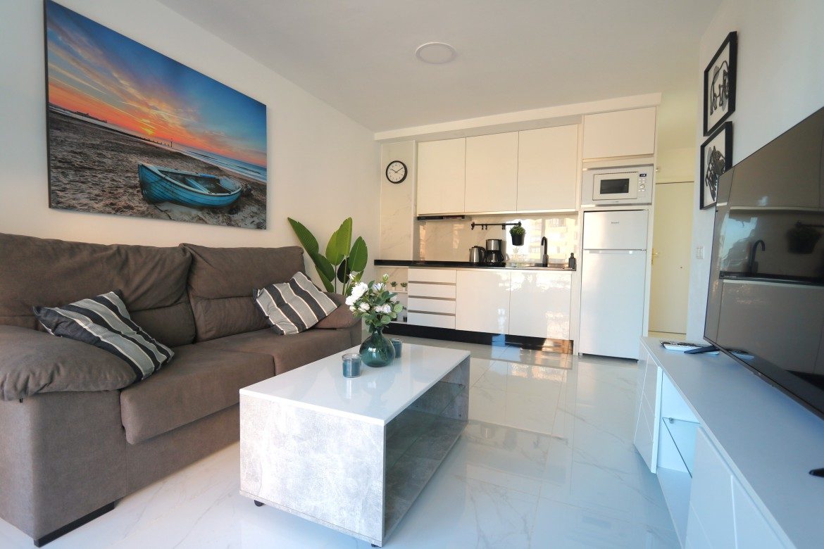 Beachfront recently renovated apartment