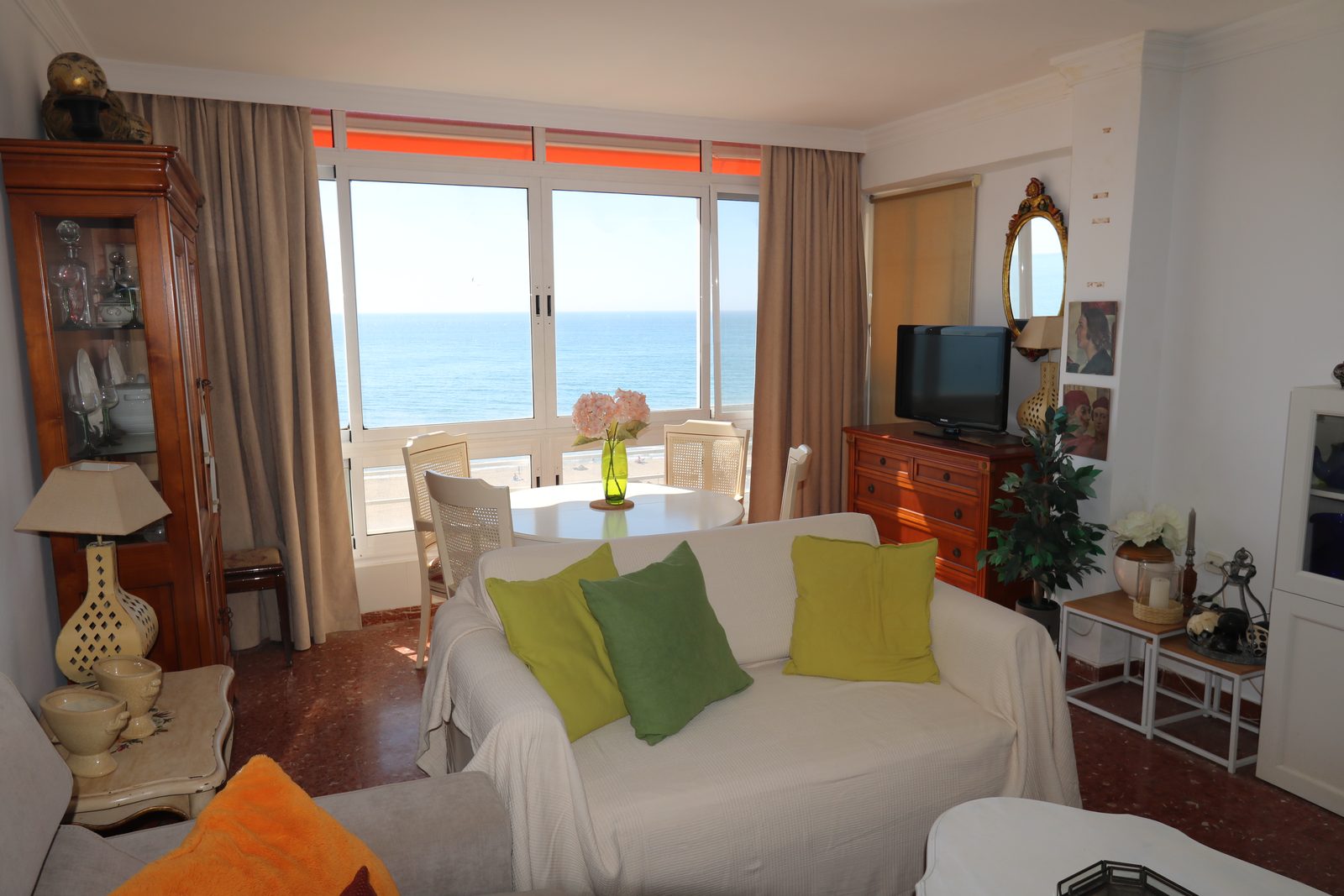 Frontline Sea View Apartment Overlooking the Beach