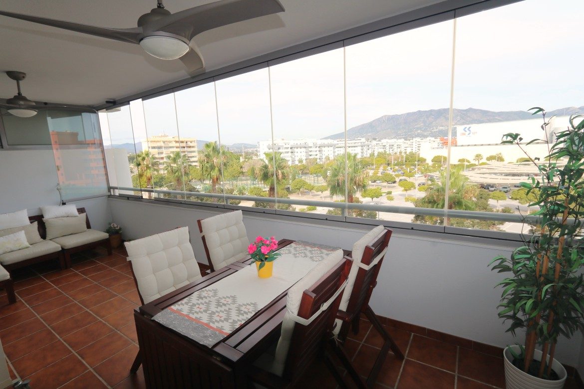Beautiful apartment near shopping center
