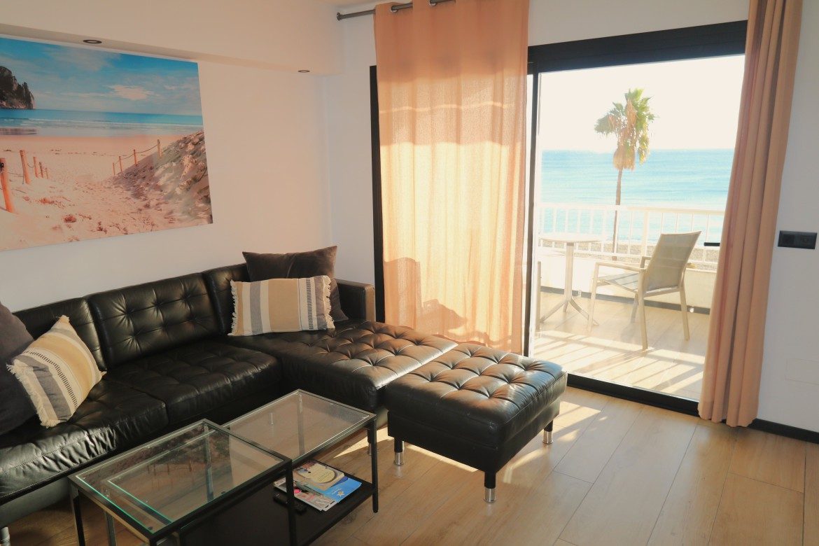 Fantastic modern beach front apartment