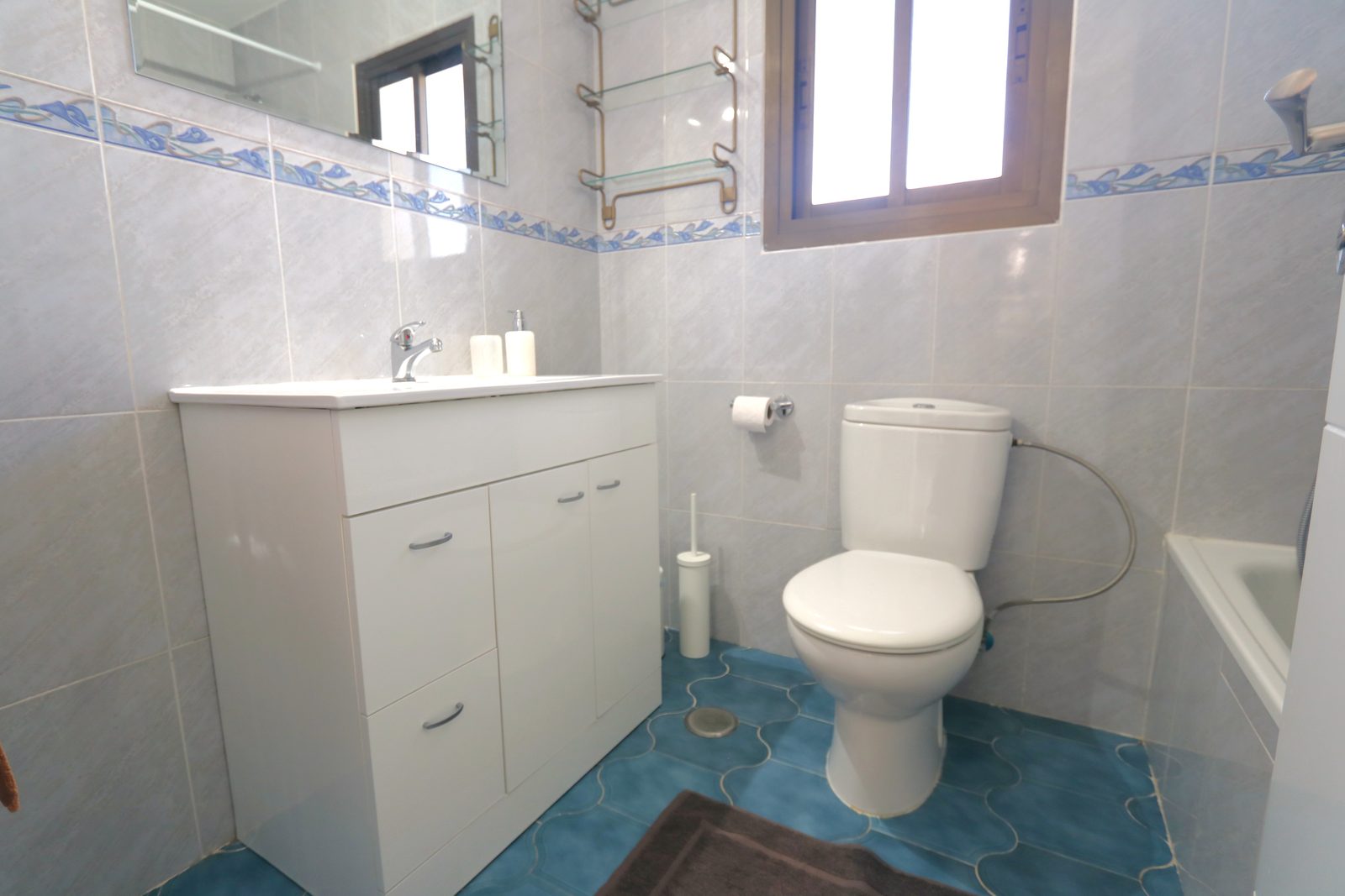 Charming 2-Bedroom Apartment with Sea Views & Year-Round Pool – Riviera del Sol